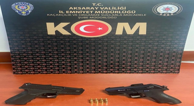 Aksarayda bir şahsın üzerinde 2 ruhsatsız tabanca ele geçirildi