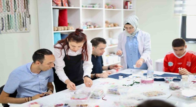 Aksarayda engelsiz yaşam merkezi yüzleri güldürüyor