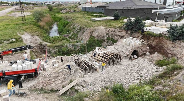 Aksaraydaki tarihi Osmanlı köprüsü restore ediliyor
