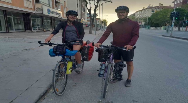 Alman çift bisikletle Meke Gölüne ulaştı