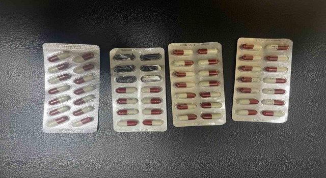 Ankarada 23 gram metamfetamin ve eroin, 60 adet uyuşturucu hap ele geçirildi