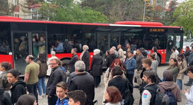 Ankarada sağanak nedeniyle bazı metro istasyonları hizmet dışı kaldı