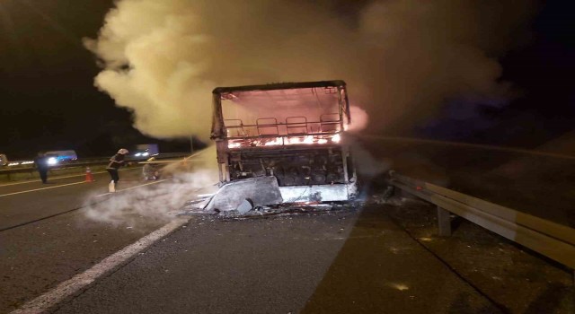 Ankarada yolcu otobüsü alev alev yandı