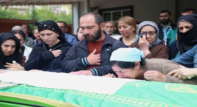 Anneler Gününde cesedi bulunmuştu, talihsiz kadının cansız bedeni toprağa verildi