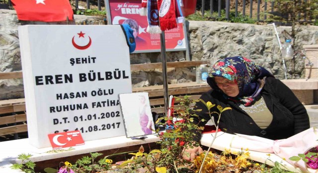 Anneler Gününde herkes annesini hatırlarken o oğlunu özlüyor
