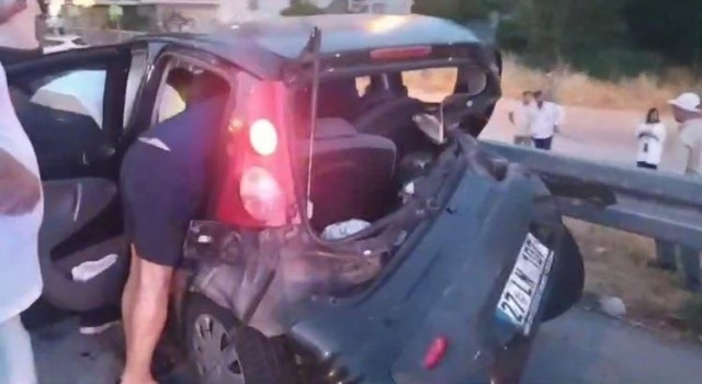 Antalyada Allah korumuş dedirten 4 araçlı zincirleme kaza