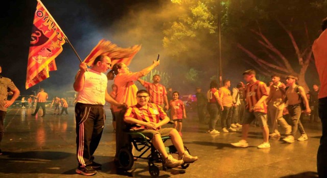 Antalyada kutlamaların merkezi Cumhuriyet Meydanı oldu