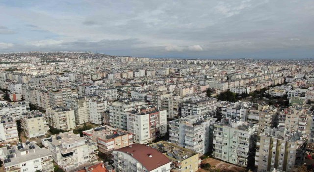 Antalyaya yerleşen Rusya ve Ukraynalılar memleketlerine dönüş yapıyor
