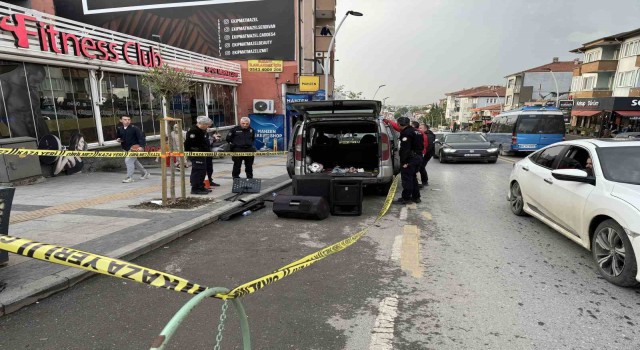 Aracına malzeme yüklerken silahlı saldırıya uğradı