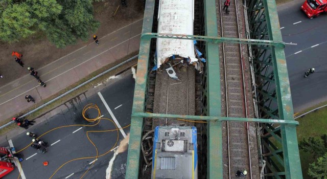 Arjantinde yolcu treni boş trene çarptı: 90 yaralı