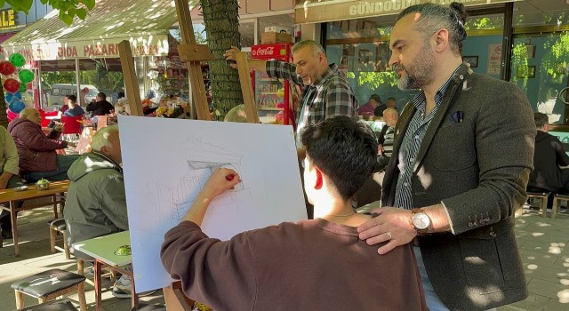 Artvinde üniversite öğrencileri sanatı halkla buluşturuyor