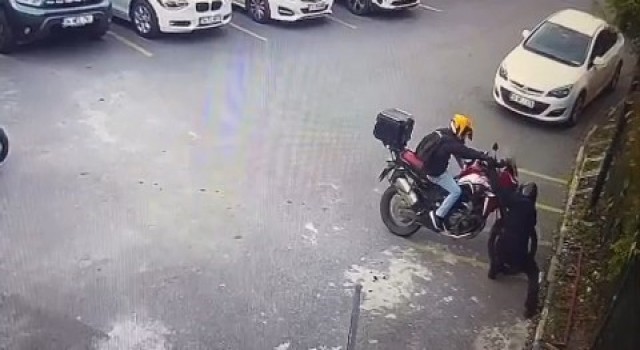 Ataşehirde motosiklet hırsızları vatandaşları bezdirdi