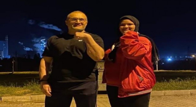 Avrupa şampiyonu bilek güreşçisi Asude Sarı, memleketi Tavşanlıda coşkuyla karşılandı