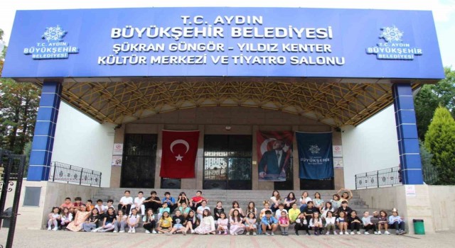 Aydın Büyükşehir Belediyesi Şehir Tiyatrosunun genç yetenekleri büyük beğeni topladı