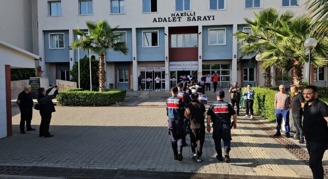 Aydın merkezli 17 ilde dolandırıcılık yapan 38 kişiden 18i tutuklandı