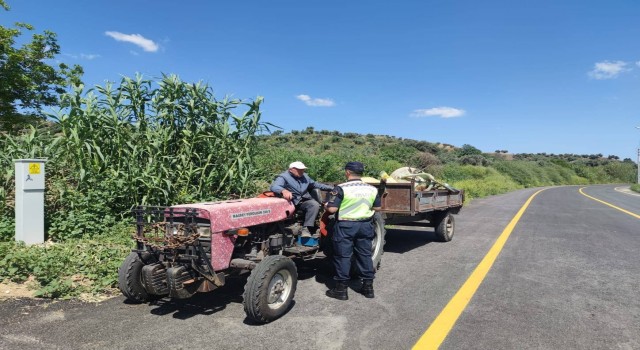 Aydında traktör sürücüleri bilgilendirdi