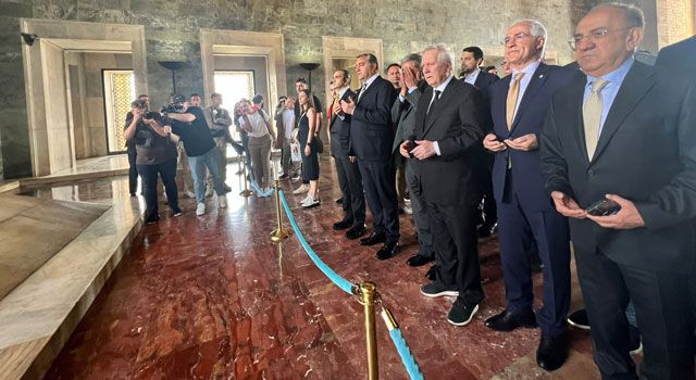 Aziz Yıldırım’dan Anıtkabir Ziyareti