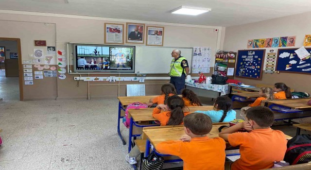 Babaeskide Trafik Haftası dolayısıyla çocuklara trafik eğitimi verildi