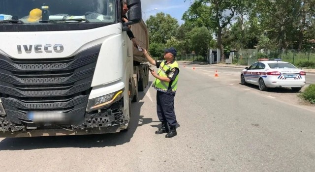 Babaeskide yük taşıyan araçlar denetlendi