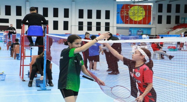 Badminton grup şampiyonası Denizlide başlıyor