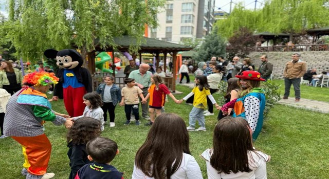 Bahar şenliği ve Anneler gününde bir araya geldiler
