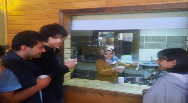 Başkan Akelden öğrencilere çorba jesti