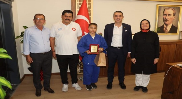 Başkan Arıcıdan Judo Türkiye 7incisine plaket