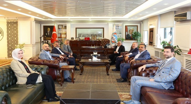 Başkan Büyükkılıç ve Üzümden Palancıoğluna ziyaret