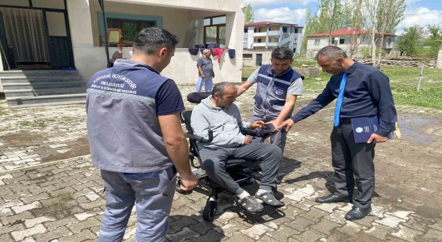 Başkan Büyükkılıçtan akülü tekerlekli sandalye istedi, anında talebi karşılandı
