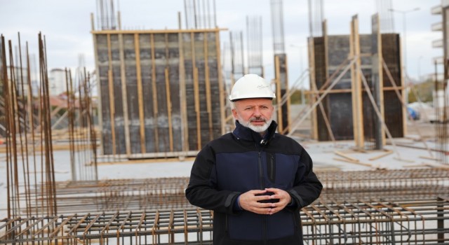 Başkan Çolakbayrakdar: Türkiyeye örnek kentsel dönüşüm gerçekleştiriyoruz