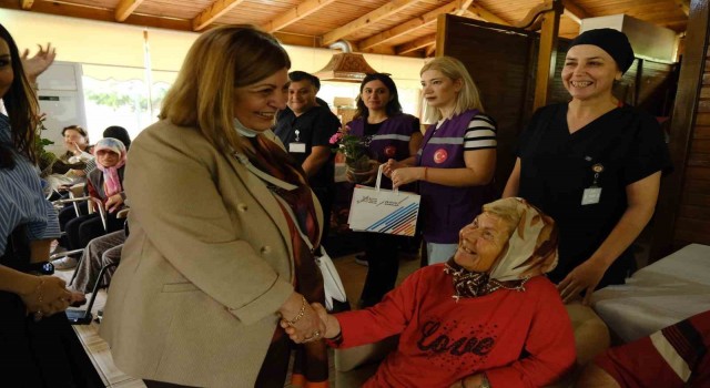 Başkan Karalar, Dünyayı anne sevgisi ve şefkati sarsın
