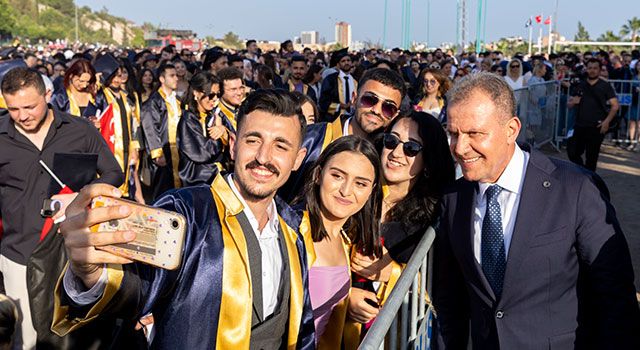 Başkan Seçer, Mersin Üniversitesi Mezuniyet Töreni’ne Katıldı