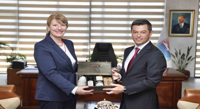 Başkan Ünlü, Büyükelçi Morrisi ağırladı