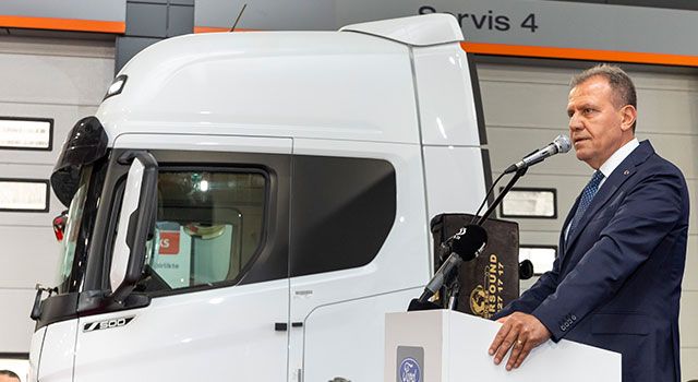 Başkan Vahap Seçer, Ford Trucks Bayi Açılışı’na Katıldı