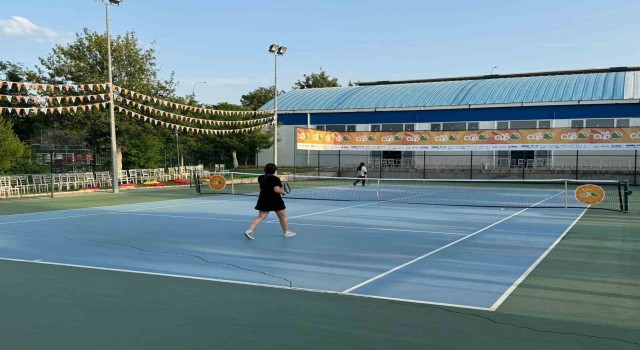 Batmanda bu yıl ikincisi düzenlenen tenis turnuvası başladı