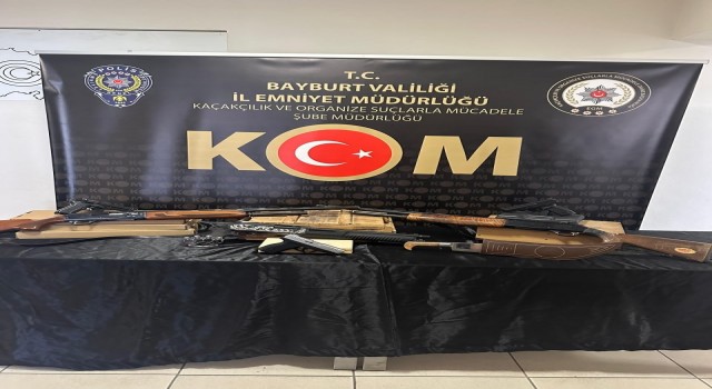 Bayburt merkezli 6 ilde silah kaçakçılığına yönelik operasyon: 19 gözaltı