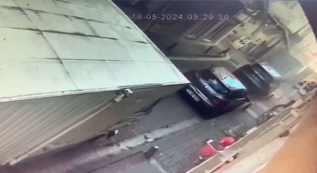 Beşiktaşta 5 katlı binada doğal gaz patlaması: Patlama anı kamerada