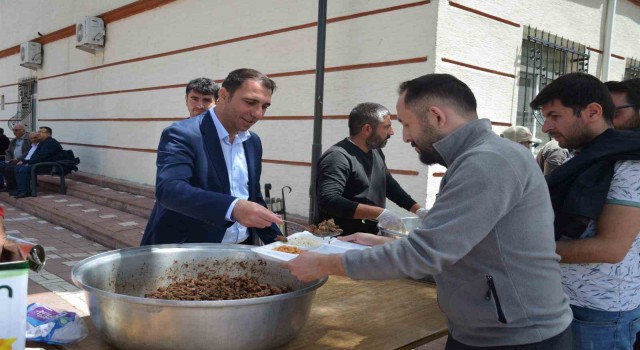 Beylikova Belediyesi 2 bin kişilik yağmur ve şükür duası yemeği düzenledi
