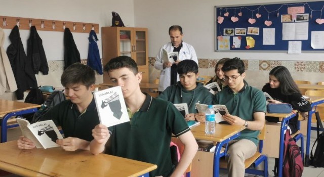 Beyşehirde lise öğrencileri yazdıkları hikayeleri kitaplaştırdı