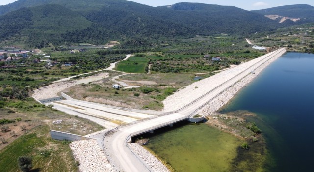 Bilecikte 42 bin dekar tarım arazisi sulanarak, ülke ekonomisine 345 milyon TL katkı sağlanacak