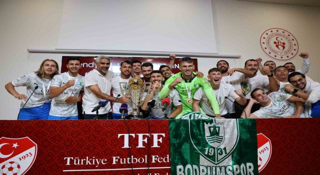 Bodrum FKlı futbolcular basın toplantısını bastı