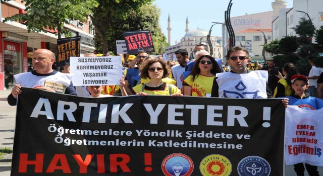 Boluda yüzlerce öğretmen, öldürülen meslektaşı için yürüyüş yaptı