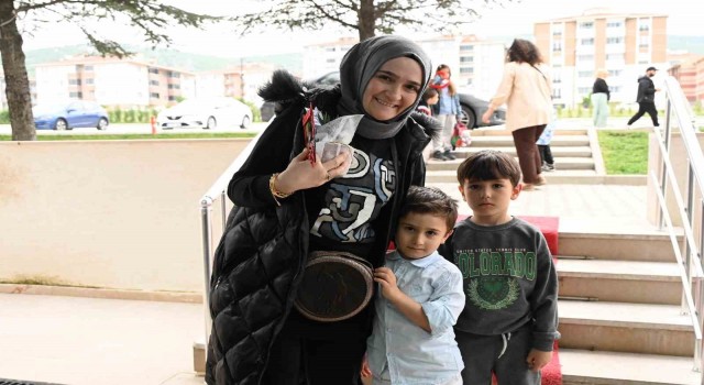 Bozüyük Belediyesi Kreşinin minik öğrencileri, annelerinin Anneler Gününü kutladı