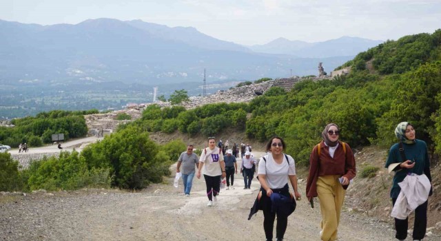 Burdurda dünyaca ünlü Kibyra Antik Kenti eteklerinde doğa yürüyüşü