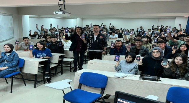 Bursa polisi En İyi Narkotik Polisi Anne bilgilendirmesi yaptı