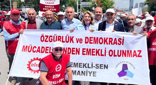 Büyük Emekli Mitingine Osmaniyeli Emeklilerden Yoğun Katılım