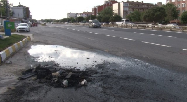 Büyükçekmecede kaza yapan araç alev alev yandı: 3 yaralı