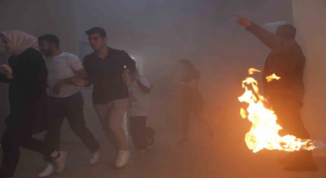 Büyükşehir İtfaiyesinden üniversite öğrencilerine eğitim ve meslek tanıtımı