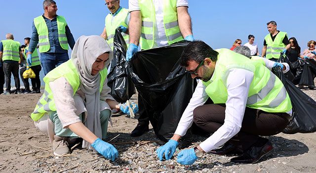 Caretta Carettaların Yuvalandığı Kazanlı Sahili Temizlendi