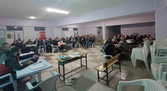 Çavdarhisarda çiftçilere yönelik bilgilendirme toplantısı